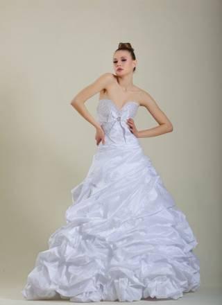 Новое свадебное платье с эффектной шнуровкой Москва