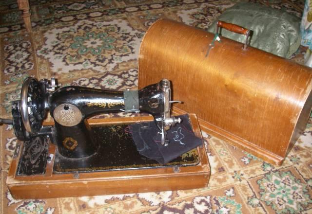 Швейная машинка подольская с крышкой Москва