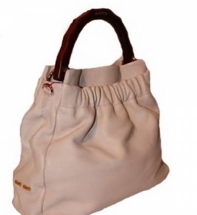 Светлая сумка Miu Miu на лето Москва