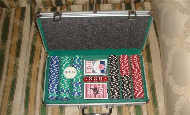 Набор для покера (300 фишек) Санкт-Петербург