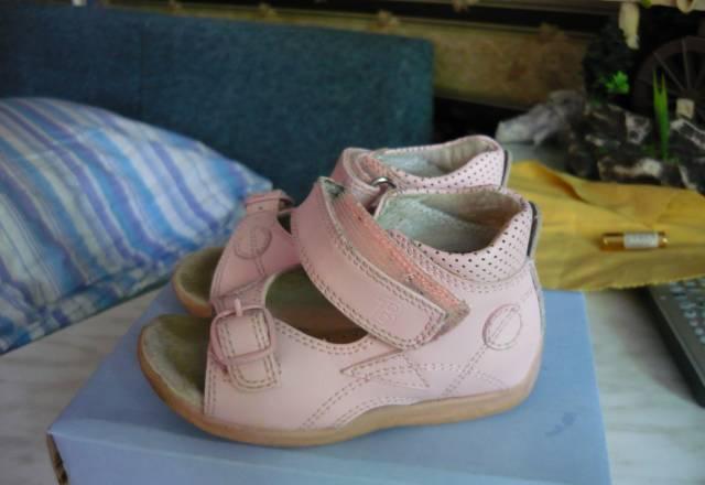 Продаются летние босоножки, р.22 Москва