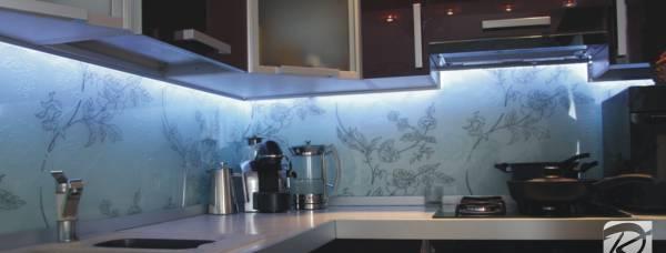 Стеклянные двери,кухонные фартуки из стекла,душевые кабины.. Санкт-Петербург