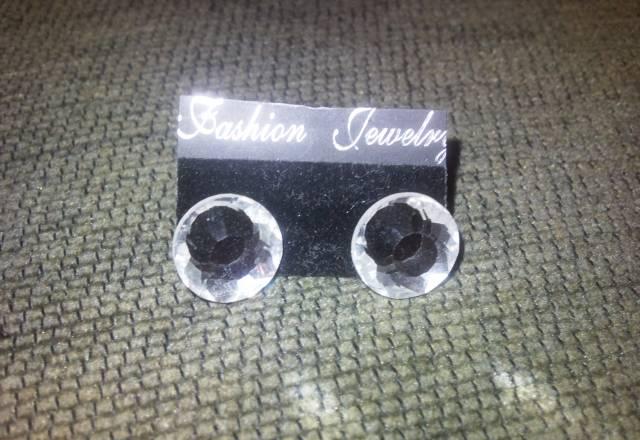 Серьги новые гвоздики, бежутерия Санкт-Петербург