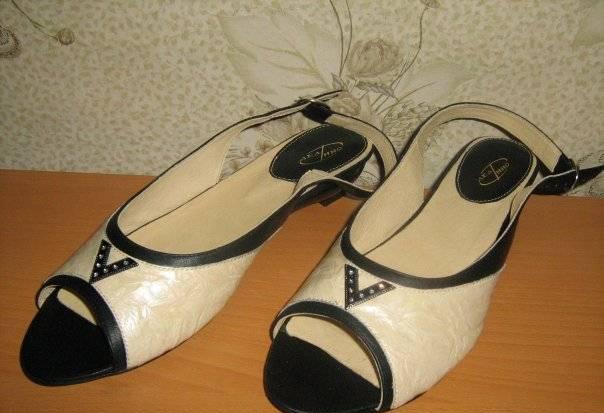 Босоножки  абсолютно новые, нат.кожа, 43 размер Санкт-Петербург