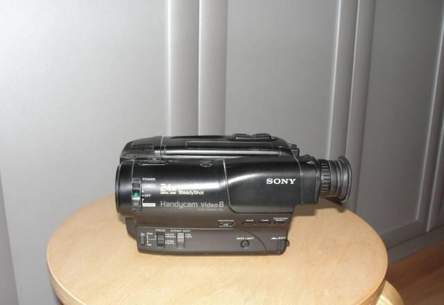 Видеокамера sony handycam CCD-TR565E PAL Москва