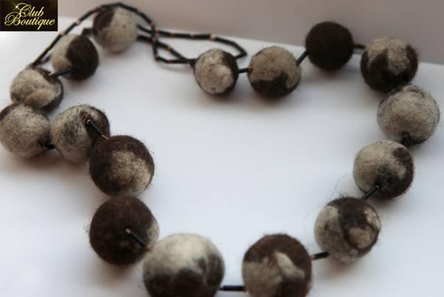 Эксклюзивные бусы из войлока ручной работы  Москва