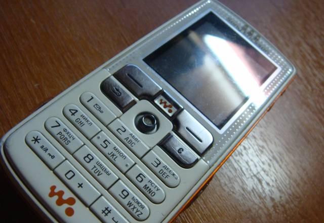 Sony Ericsson W700i Москва
