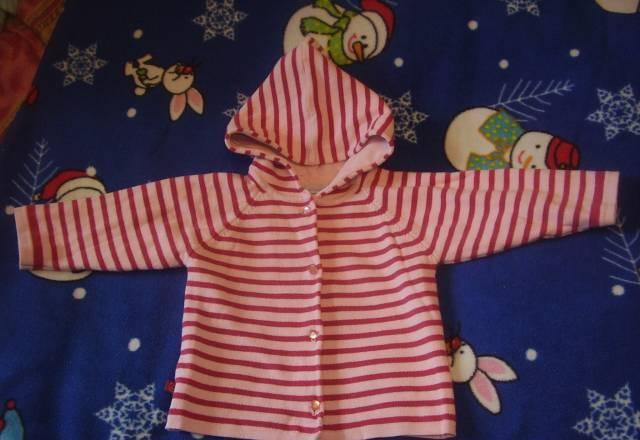 Кофточка с капюшоном Москва