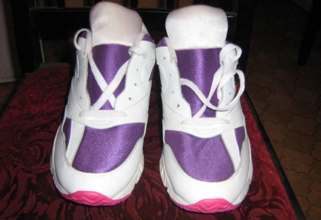 Кроссовки женские, натуральная кожа, новые Санкт-Петербург