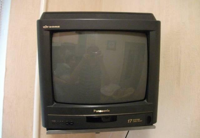 Телевизор "Panasonic" б/у, 32 см по диагонали Москва