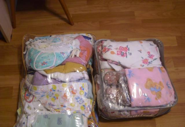 Отдам практически даром два чемоданчика Москва