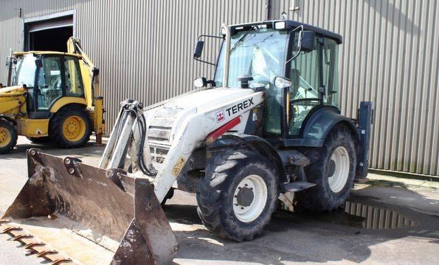 Экскаватор-погрузчик Komatsu WB93S-2 Ростов-на-Дону