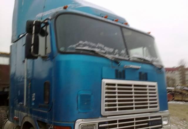 Автопоезд в составе international-9800 Санкт-Петербург