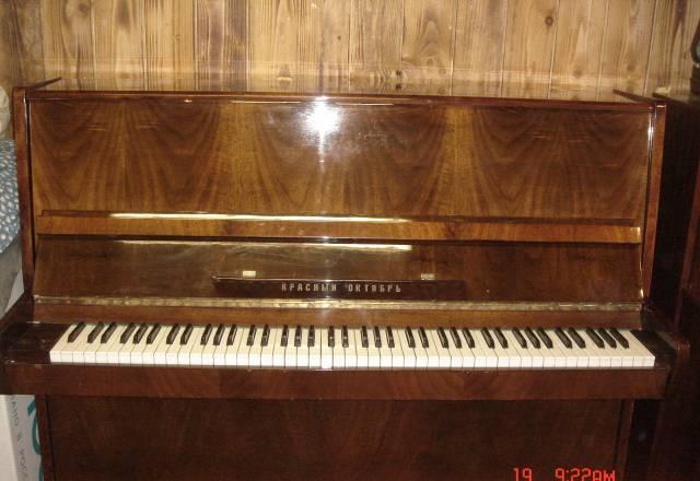 Пианино "Красный Октябрь" Санкт-Петербург