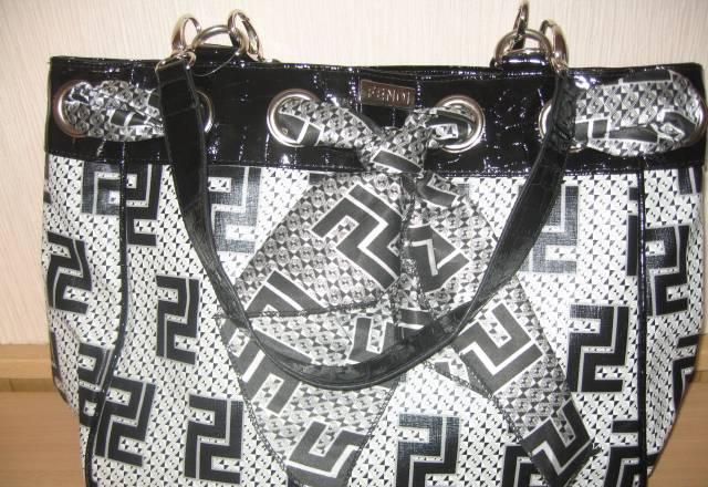 Новую сумку Fendi модель весна 2010 Москва