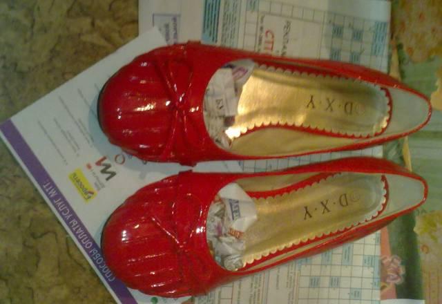 Балетки лаковые новые красные Москва