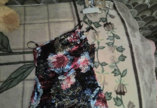 Кофту вечернюю с розочкой б/у Москва