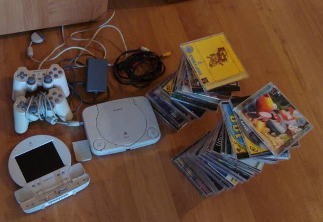 Игровая приставка Sony PlayStation+экран+46дисков Москва