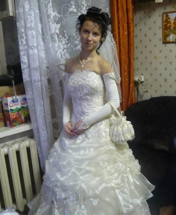 Свадебное платье,фата,перчатки,сумка Москва