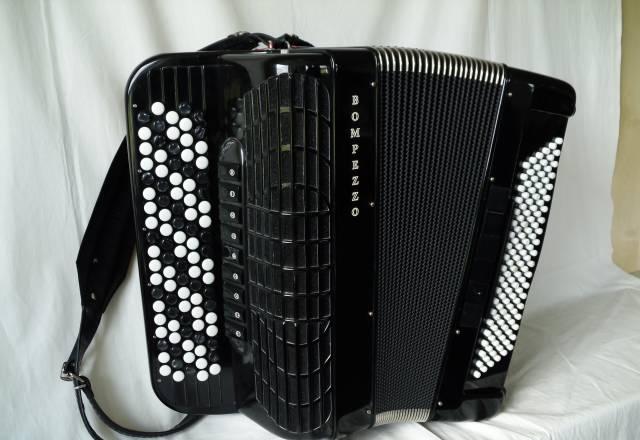 Баян готово-выборный "Воmpezzo" Классик+Эстрадник Новосибирск