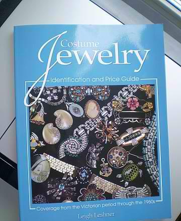 "Бижутерия - идентификация и цены" на англ. яз Санкт-Петербург