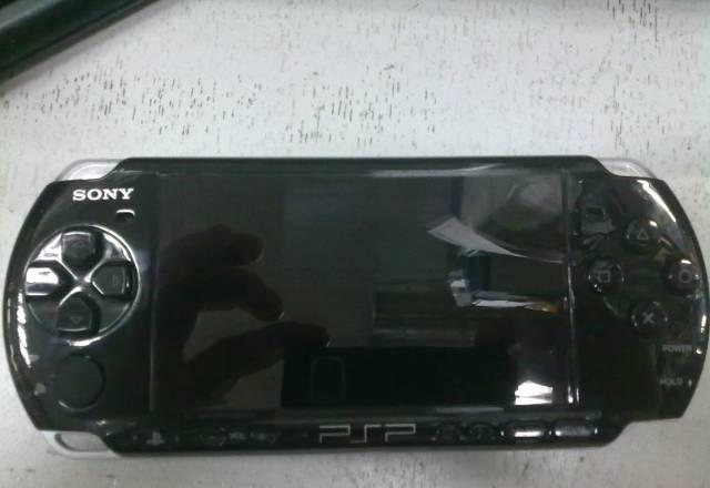 PSP 3008 прошитая. +8 гигабайт флешка Москва