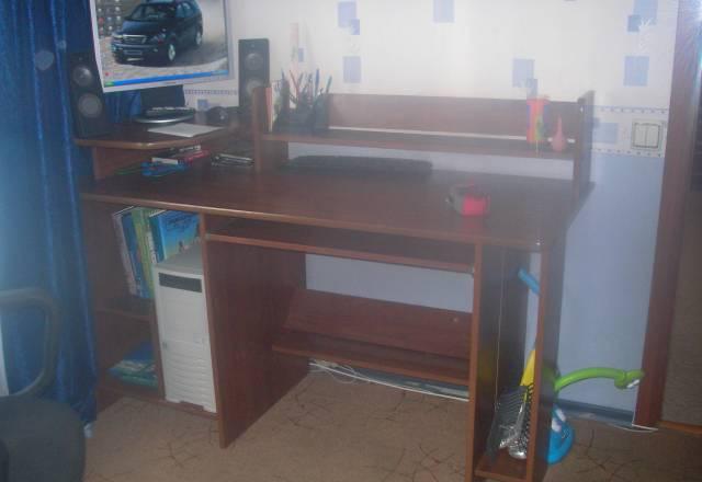 Продаётся компьютерный стол Москва