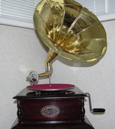 Граммофон "His Masters Voice" Санкт-Петербург