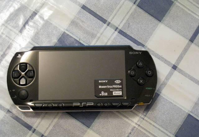 Sony PSP с флешкой на 8 Гб Москва