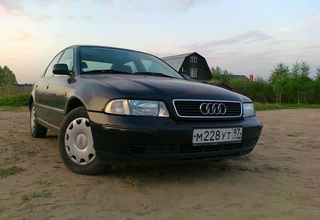 Audi A4 1998 г.в. продаю Москва