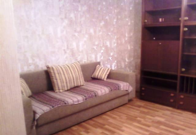 Ком. в 3 к.кв., 5 мин.тр. от м.Ломоносовская Санкт-Петербург