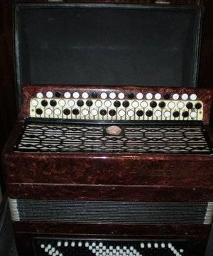 Баян Тула 202. в футляре   бордо.  требует профила Москва