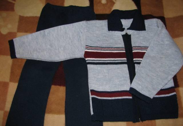 Новый костюм,полушерсть на 2,5-3,5года Москва