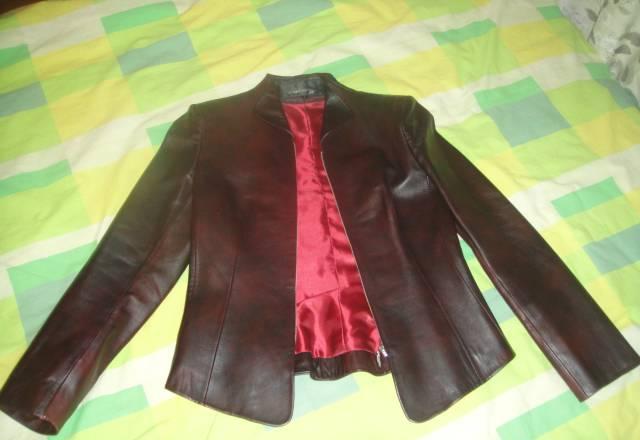 Кожаная куртка темно-бордового цвета Москва