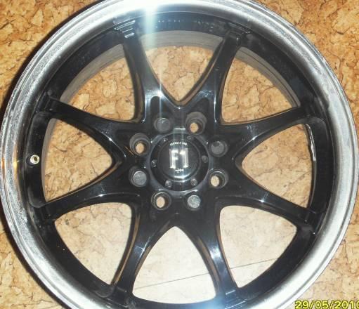 Продам 3 литых диска на R15( F1-клаксон ) Москва