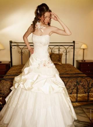 Свадебное платье из салона "Праздник" Санкт-Петербург