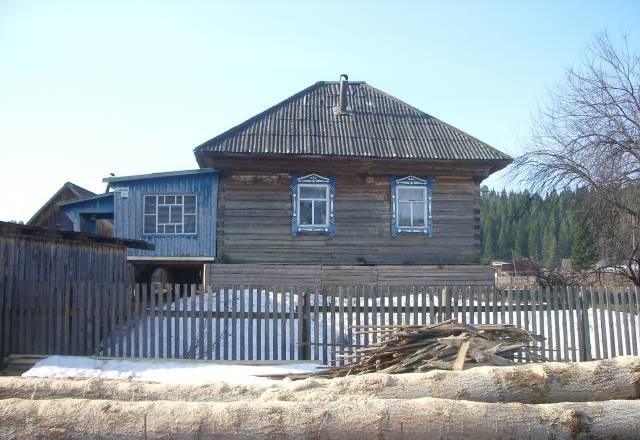 Дом в с. Паспаул на берегу речке Горно-Алтайск