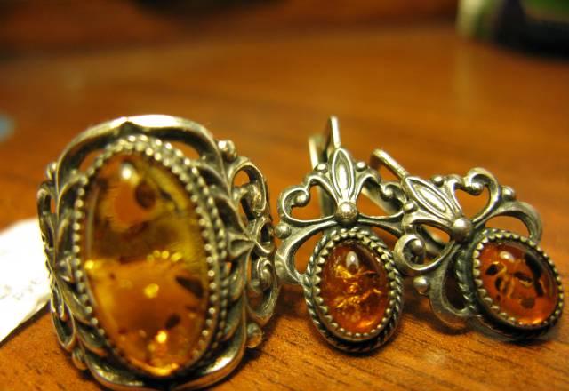 Комплект с янтарем Москва