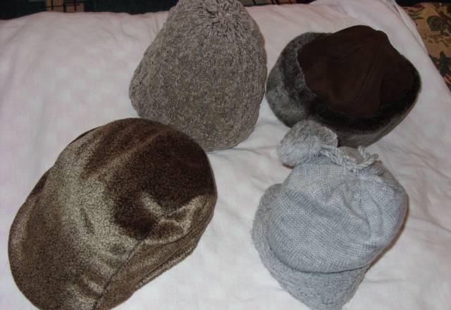 Шапки по 50 р Санкт-Петербург