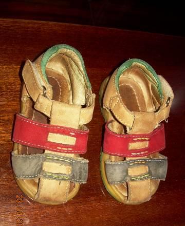 Лёгкие ботиночки/сандалики с закрытой Москва