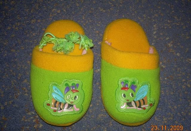 Недорого продаю новые тапочки Москва