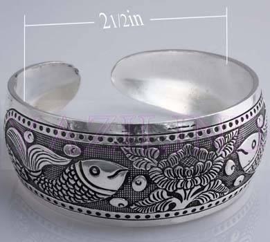 Серебряный браслет с рыбками Санкт-Петербург