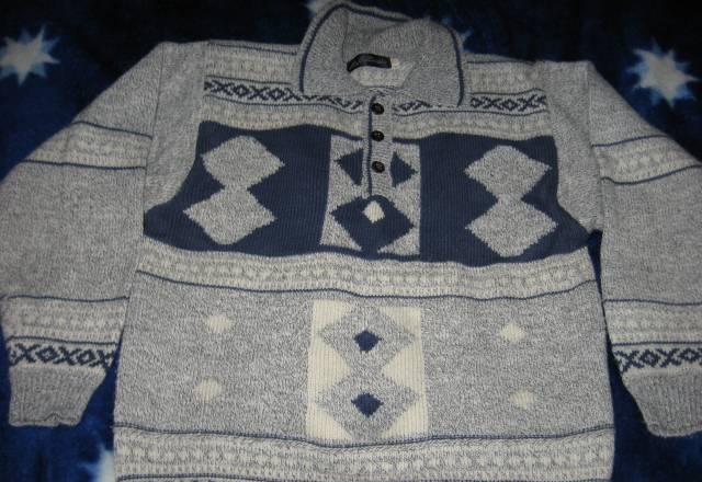 Свитер -джемпер 46размера шерсть за 350р Москва