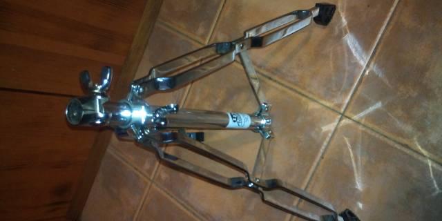 Стойка  тринога LP Москва