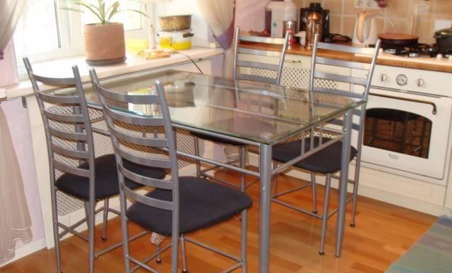 Стеклянный  стол и 4  стула  из  финляндии Санкт-Петербург