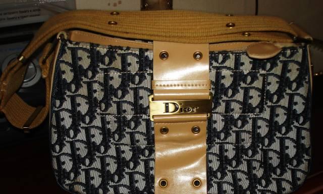 Сумочка симпатичная  и вместительная Москва