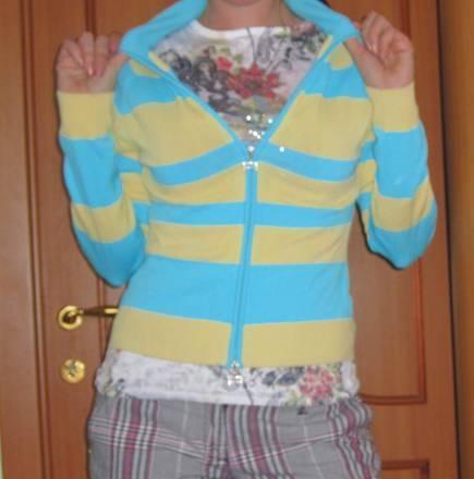 Яркая кофта на молнии на лето Москва