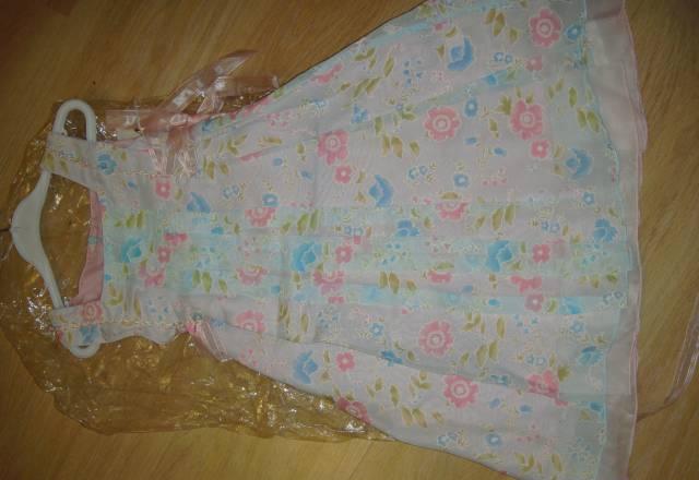 Очень красивое новое платье на 4 года Москва