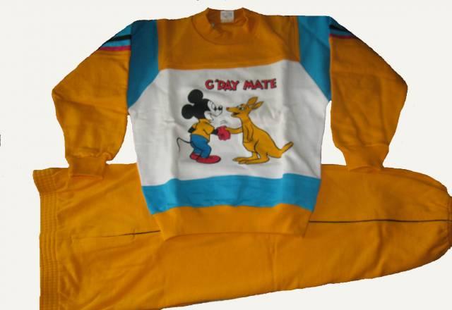 Костюм спортивный на 5-7 лет. Размер 32 Москва