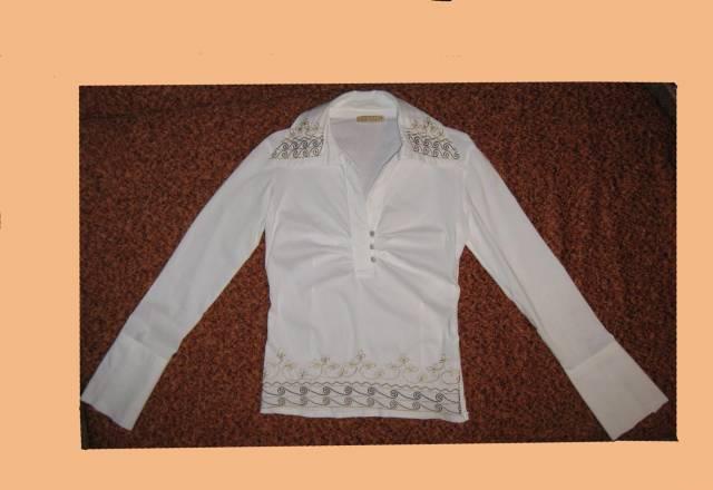 Блузка белая с вышивкой.Размер 42 Москва